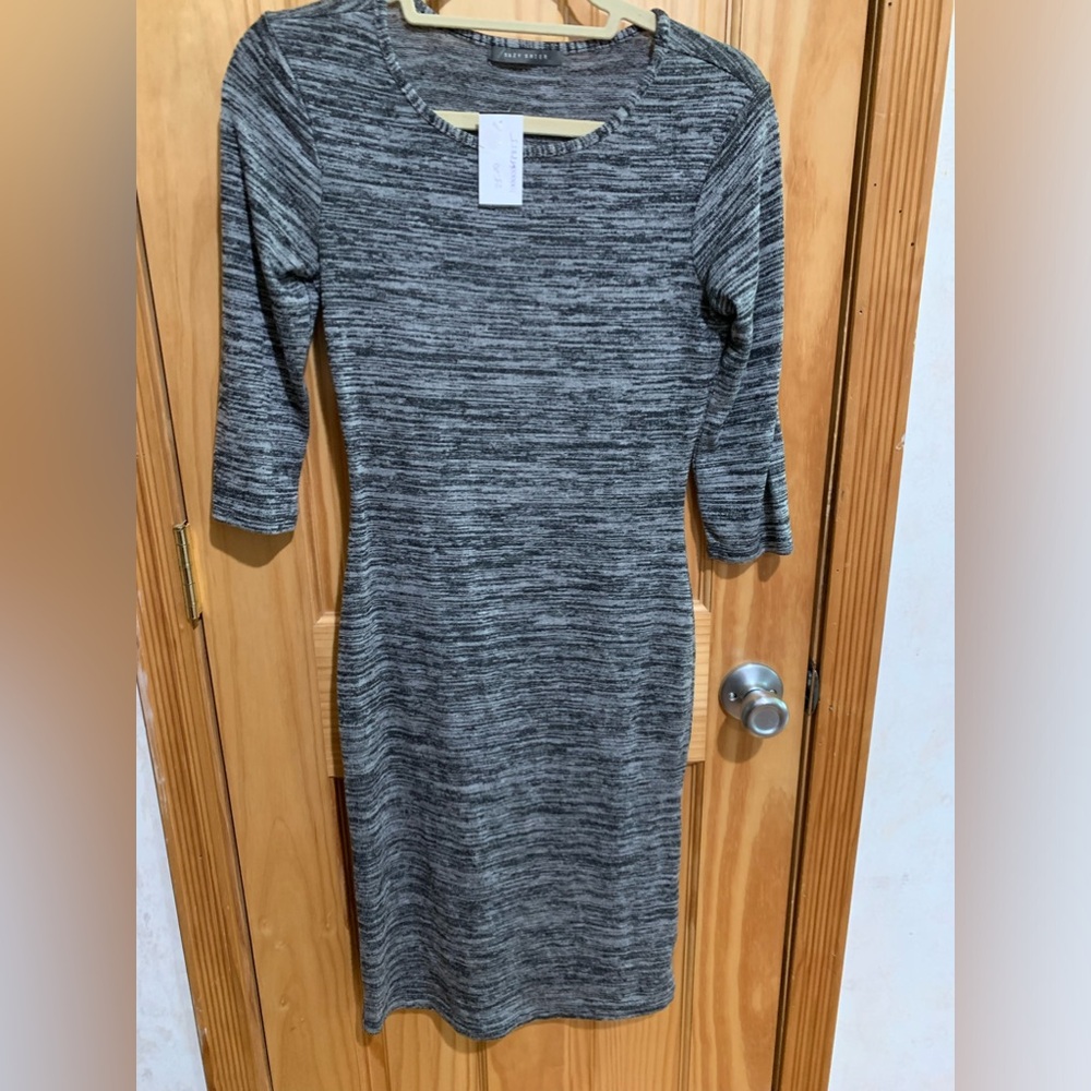 Suzy Shier Woman’s maxi dress 3/4 sleeves medium gray